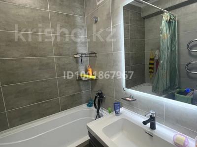 Аренда квартир в Алматы: 2-комнатная квартира · 64 м² · 3/5 этаж, мкр Жетысу-1 45 — Абая Момышулы за 270 000 〒 2-комнатная квартира · 64 м² · 3/5 этаж, мкр Жетысу-1 45 — Абая Момышулы за 270 000 〒 в Алматы, Ауэзовский р-н