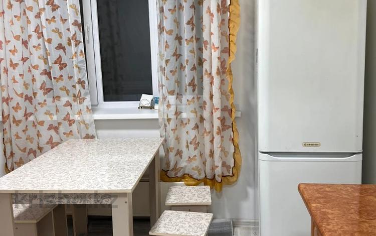 1-бөлмелі пәтер · 35 м² · 1/5 қабат, Абая 107/2 — Байзакова, бағасы: 15 000 ₸ в Алматы, Алмалинский р-н — фото 2