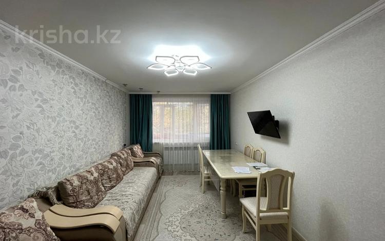 2-комнатная квартира, 52 м², 1/9 этаж, мкр Юго-Восток, Карбышева за 18.5 млн 〒 в Караганде, Казыбек би р-н — фото 2