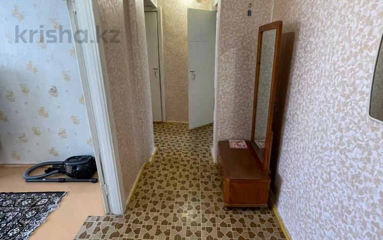 2-комнатная квартира, 50 м², 3/5 этаж, Жамбыла Жабаева за 18.4 млн 〒 в Петропавловске — фото 2