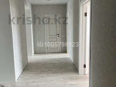 4-комнатная квартира · 147.2 м² · 6/6 этаж, мкр Женис 32/1 за 58 млн 〒 в Уральске
