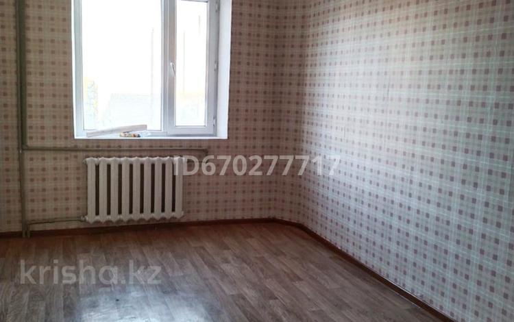 3-комнатная квартира, 66 м², 3/5 этаж, Мерей мкр 20 за 13.5 млн 〒 в  — фото 2