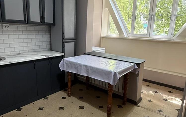 3-бөлмелі пәтер · 70 м² · 2/9 қабат, Таугүл-1 ш/а., бағасы: 55 млн ₸ в Алматы, Ауэзовский р-н — фото 2
