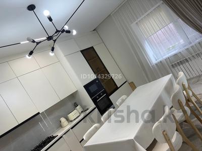 4-комнатная квартира · 155 м² · 1/5 этаж, мкр. Алтын орда 228/3 — Тауелсиздик за 61 млн ₸ в Актобе