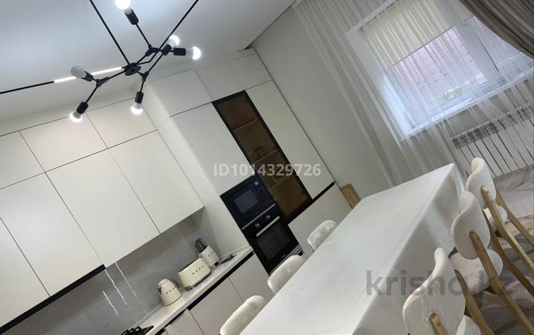 4-комнатная квартира · 155 м² · 1/5 этаж, мкр. Алтын орда 228/3 — Тауелсиздик за 61 млн ₸ в Актобе — фото 2