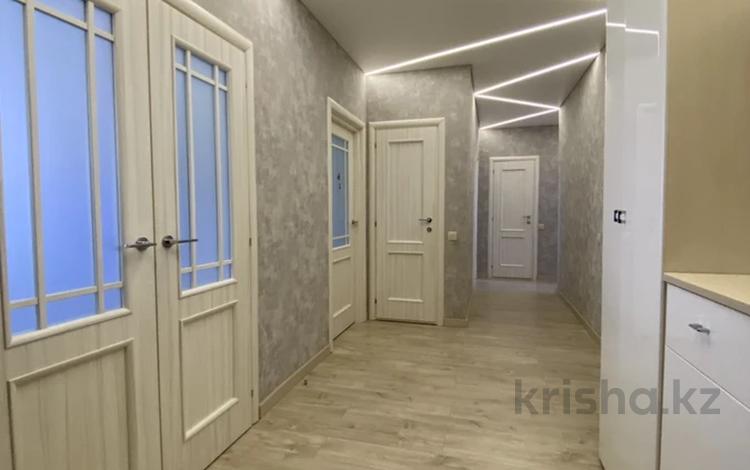 3-бөлмелі пәтер · 105.5 м² · 3/6 қабат, Максут Нарикбаев 5, бағасы: 65.7 млн ₸ в Астане, Нура р-н — фото 2
