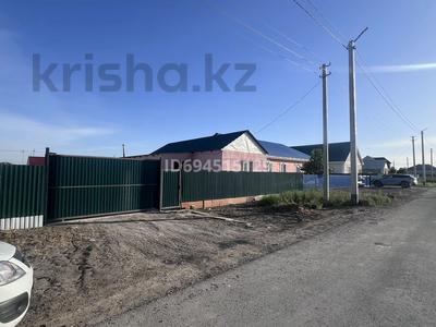 Отдельный дом · 3 комнаты · 60 м² · 10 сот., мкр Береке, Память лича Абылай хан 6 за 14.5 млн 〒 в Атырау