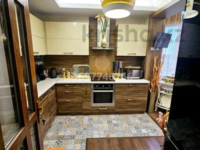 2-бөлмелі пәтер, 65 м², 4/9 қабат, мкр Хан Тенгри, Кенесары хана, бағасы: 46 млн 〒 в Алматы, Бостандыкский р-н