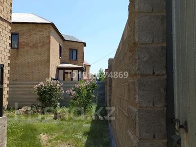 Жеке үй · 6 бөлме · 240 м² · 10 жүзд., Үркер, бағасы: 80 млн ₸ в Астане, Нура р-н