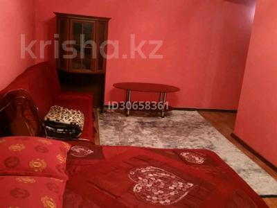 Тәулігіне пәтерлер в Жетысу обл.: 1-бөлмелі пәтер · 35 м² · 2/4 қабат, Тауельсыздык, бағасы: 7 000 〒 1-бөлмелі пәтер · 35 м² · 2/4 қабат, Тауельсыздык, бағасы: 7 000 〒 в Талдыкоргане