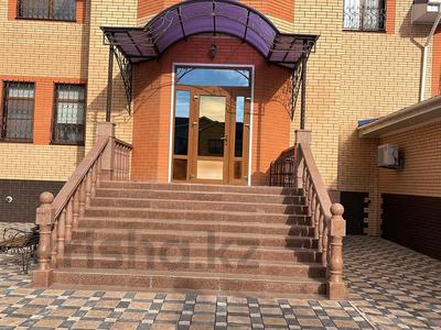 Отдельный дом · 14 комнат · 700 м² · 15 сот., мкр 12, Газиза Жубановых — Триатлон парк за 320 млн 〒 в Актобе