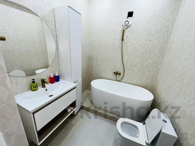 2-бөлмелі пәтер · 80 м² · 13/15 қабат, 17-й мкр. 6, бағасы: 3 000 ₸ в Актау, 18-й мкр 