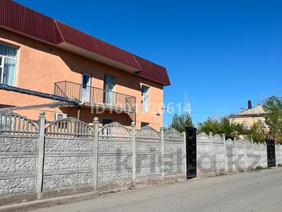 7-комнатная квартира · 360 м², Абая 13 за 9 999 〒 в Приозёрске