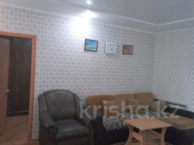 2-комнатная квартира, 54 м², 1 этаж помесячно, Крылова за 110 000 〒 в Усть-Каменогорске