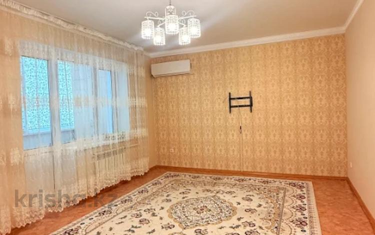 2-бөлмелі пәтер · 70.7 м² · 4/9 қабат, Мкр Кунаева 27, бағасы: 27.5 млн ₸ в Уральске — фото 2
