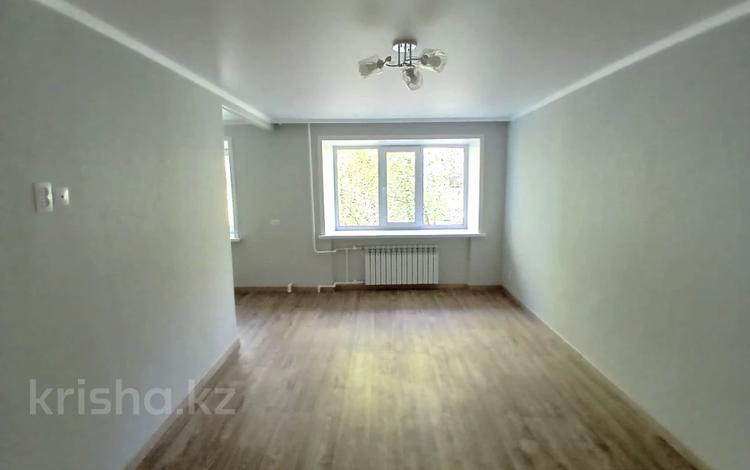 2-бөлмелі пәтер · 45 м² · 2/5 қабат, Жаңа қала ш/а., Ерубаева 58, бағасы: 21 млн ₸ в Караганде, Казыбек би р-н — фото 2