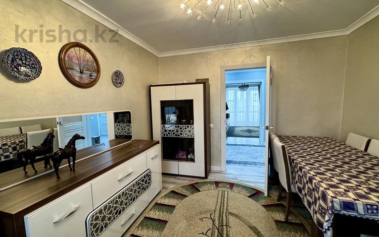 4-бөлмелі пәтер · 75.5 м² · 5/5 қабат, Михайловка ш/а., мкр Михайловка, улица Аманжолова 9, бағасы: 38 млн ₸ в Караганде, Казыбек би р-н — фото 2