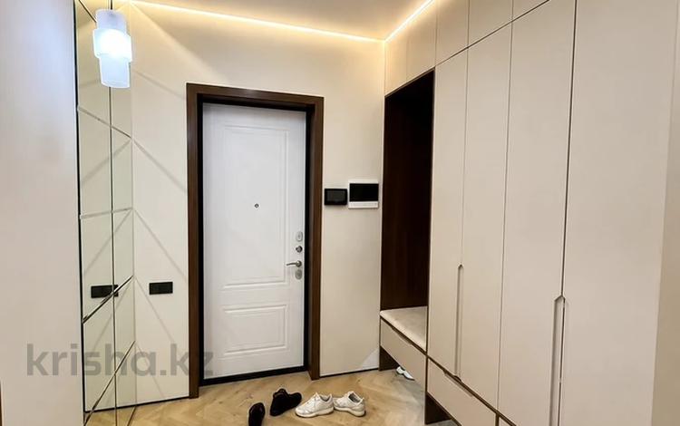 3-бөлмелі пәтер · 120 м² · 8/17 қабат, Аль-Фараби, бағасы: 1.1 млн ₸ в Алматы, Бостандыкский р-н — фото 2