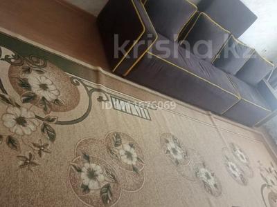 2-комнатная квартира · 45 м² · 1/5 этаж, Михаэлиса 11 — Магазин ромашка за 160 000 〒 в Усть-Каменогорске, Ульбинский