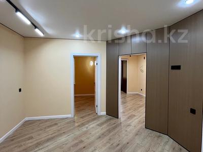 Продажа квартир в Западно-Казахстанской обл.: 2-комнатная квартира · 50 м² · 3/9 этаж, Самал 86 за 22 млн 〒 2-комнатная квартира · 50 м² · 3/9 этаж, Самал 86 за 22 млн 〒 в Уральске