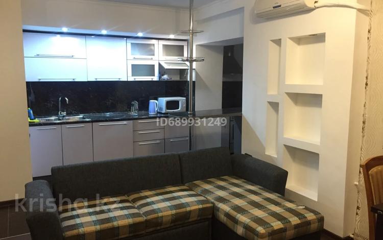 2-комнатная квартира · 60 м² · 4 этаж, мкр Самал-2 45 за 400 000 ₸ в Алматы, Медеуский р-н — фото 2