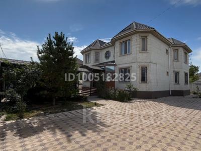 Отдельный дом · 8 комнат · 280 м² · 8 сот., Сатыбалдиева 11 — Конец Сулейманова. Управление полиции (старый обл. ГАИ) за 110 млн 〒 в Таразе