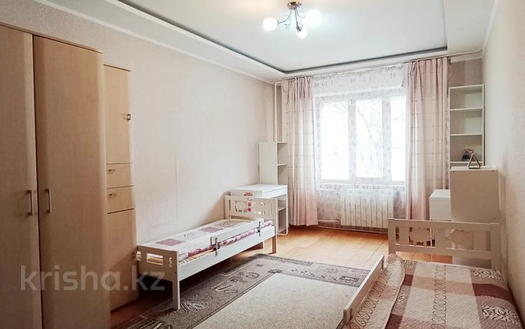 4-комнатная квартира, 82 м², 1/5 этаж, мкр Мамыр-1 15 за 51.7 млн 〒 в Алматы, Ауэзовский р-н — фото 2