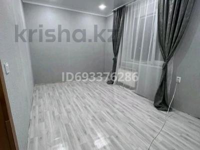 2-бөлмелі пәтер, 45 м², 5/5 қабат, жаксыгулова — 4 поликлиника, бағасы: 9.5 млн 〒 в Уральске