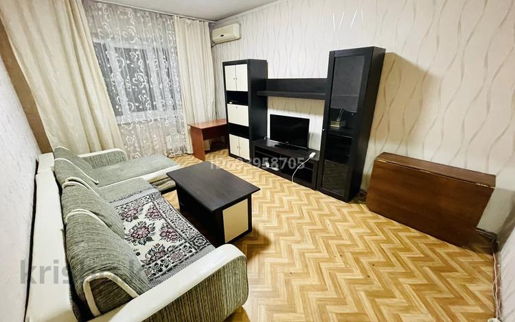1-комнатная квартира · 50 м² · 3/9 этаж, Розыбакиева 136 за 15 000 ₸ в Алматы, Бостандыкский р-н — фото 2