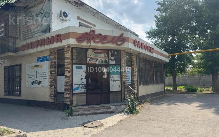 Свободное назначение, офисы, магазины и бутики, салоны красоты, медцентры и аптеки, развлечения, кабинеты и рабочие места, студии · 130 м² за 600 000 〒 в Таразе, мкр Акбулым — фото 2