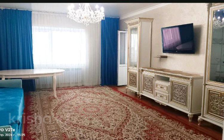 3-комнатная квартира, 107.7 м², 4/16 этаж, мкр Мамыр-1 29 за 77 млн 〒 в Алматы, Ауэзовский р-н — фото 2