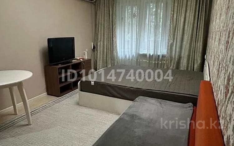 1-комнатная квартира · 33 м², мкр №8, Мкр №12 за 210 000 ₸ в Алматы, Ауэзовский р-н — фото 2