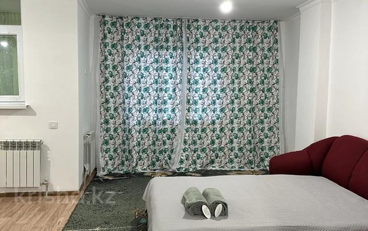 1-комнатная квартира · 50 м² · 1/9 этаж, мкр Нурсат 2 48 за 10 000 ₸ в Шымкенте, Каратауский р-н — фото 2