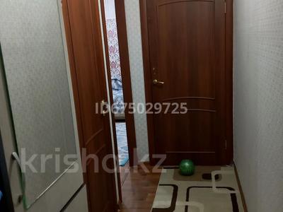 2-комнатная квартира, 42 м², 2/5 этаж, Майкудук 6 за 13.5 млн 〒 в Караганде, Алихана Бокейханова р-н