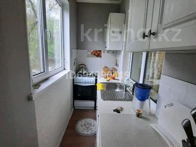 2-комнатная квартира · 42 м² · 2/5 этаж, мкр Аксай-3А, мкр Аксай-3 19 — Толе би Момышулы за 28.5 млн ₸ в Алматы, Ауэзовский р-н