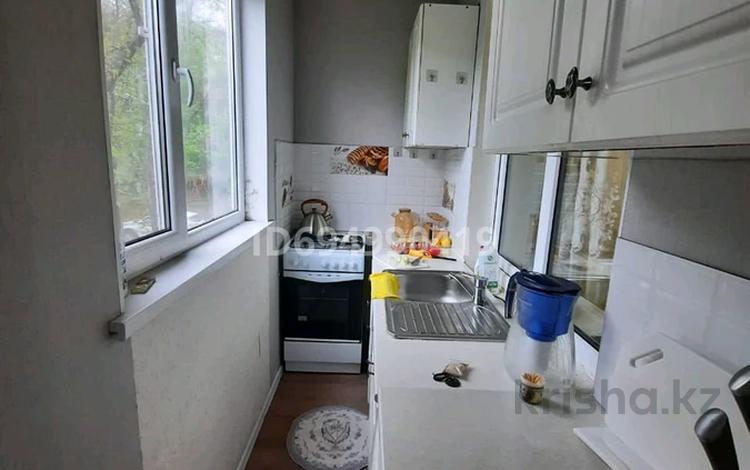 2-бөлмелі пәтер · 42 м² · 2/5 қабат, Ақсай-3А ш/а., мкр Аксай-3 19 — Толе би Момышулы, бағасы: 28.5 млн ₸ в Алматы, Ауэзовский р-н — фото 2