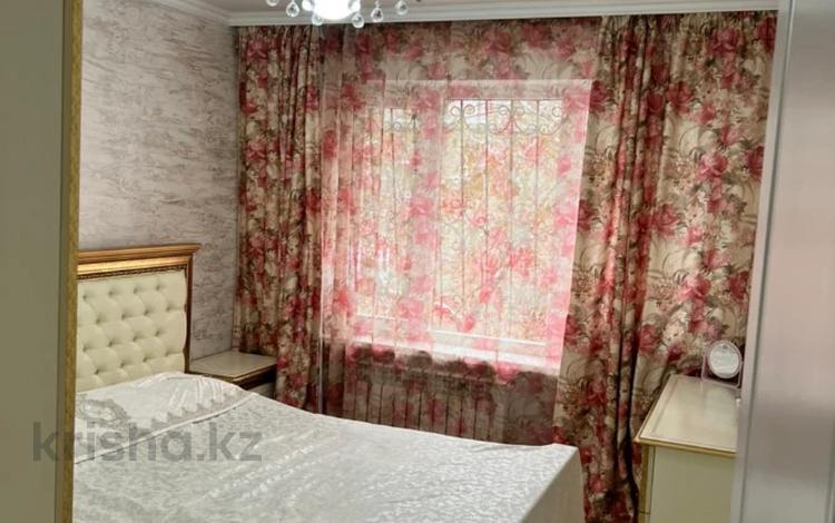 2-бөлмелі пәтер, 45 м², 2/5 қабат ай сайын, Жарокова 37/1, бағасы: 300 000 〒 в Алматы, Алмалинский р-н — фото 2