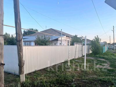 4-бөлмелі пәтер · 110 м², Аузова 80 квартира 2 — Рядом имеются школа, детский сад, акимат, площадка, аптека, магазины, бағасы: 12 млн ₸ в Переметном