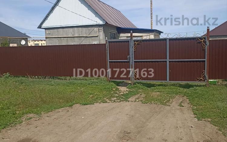 Отдельный дом · 2 комнаты · 40 м² · 8 сот., Алтын орда 28 за 17 млн 〒 в Уральске — фото 2