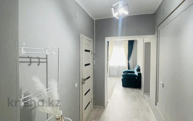 2-комнатная квартира · 57 м² · 4/7 этаж, 9 20/2 — Стадион "Туркестан-арена" за 10 000 〒 — фото 2