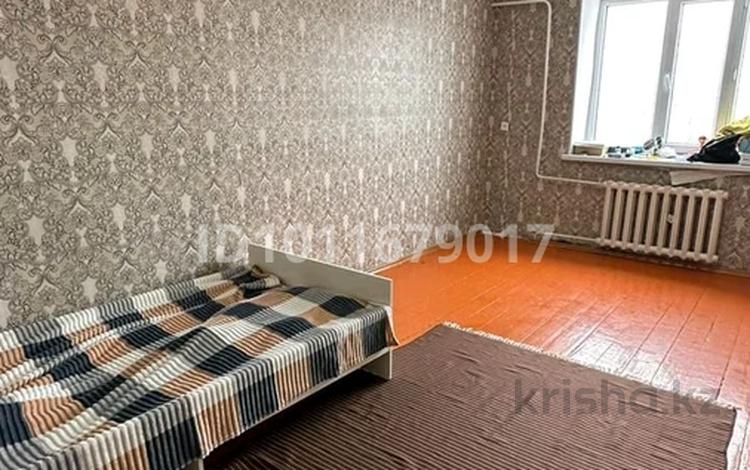 2-комнатная квартира · 43 м² · 5/5 этаж, Сағындыкова 38 — возле жд вокзал за 9 млн ₸ в Таразе — фото 2