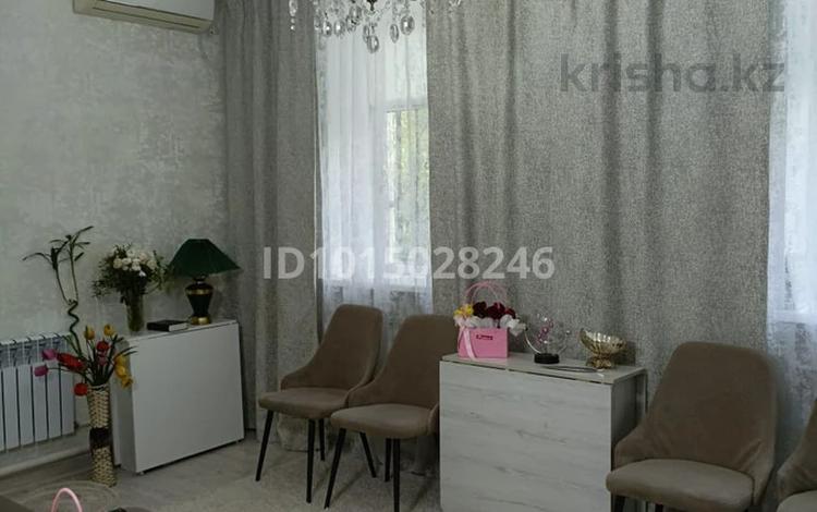 2-комнатная квартира · 46 м² · 1/2 этаж, мкр Жилгородок, севастопольская 7 за 12.5 млн ₸ в Актобе — фото 2
