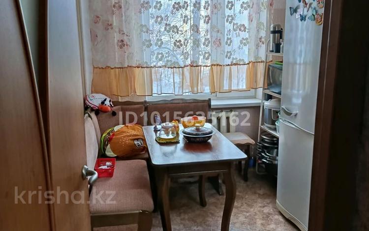 4-бөлмелі пәтер · 90 м² · 2/5 қабат, улица Молодежная, участок 57, бағасы: 16 млн ₸ в Шахтинске — фото 2