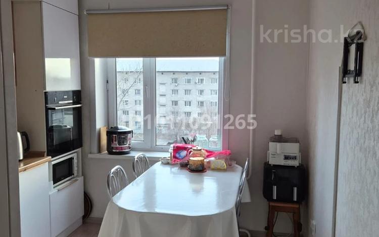 4-бөлмелі пәтер · 80 м² · 5/9 қабат, Богенбайулы 32, бағасы: 37 млн ₸ в Семее — фото 2