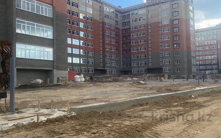 2-бөлмелі пәтер, 72 м², 5/9 қабат, мкр. Алтын орда, АлииМолдагуловой 66б, бағасы: 24.5 млн 〒 в Актобе, мкр. Алтын орда — фото 2