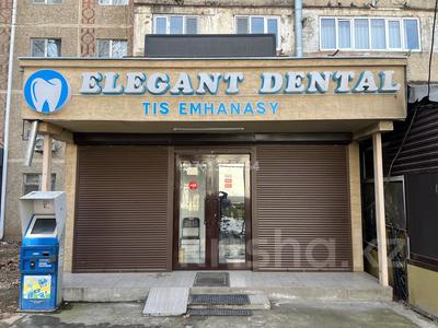 Свободное назначение, офисы, магазины и бутики, склады, салоны красоты, медцентры и аптеки, образование · 77 м² за 60 млн 〒 в Шымкенте, Аль-Фарабийский р-н