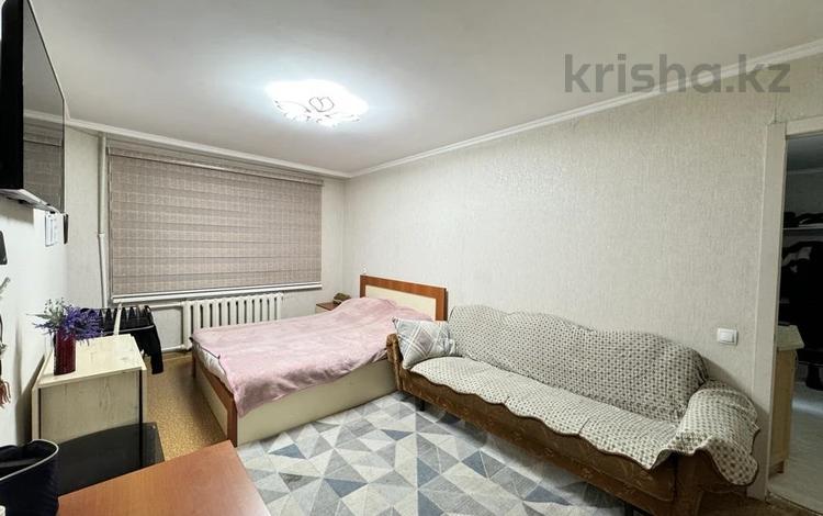 2-комнатная квартира · 42 м² · 1/5 этаж, Майкудук, 12 микрорайон 42 за 9 млн 〒 в Караганде, Алихана Бокейханова р-н — фото 2