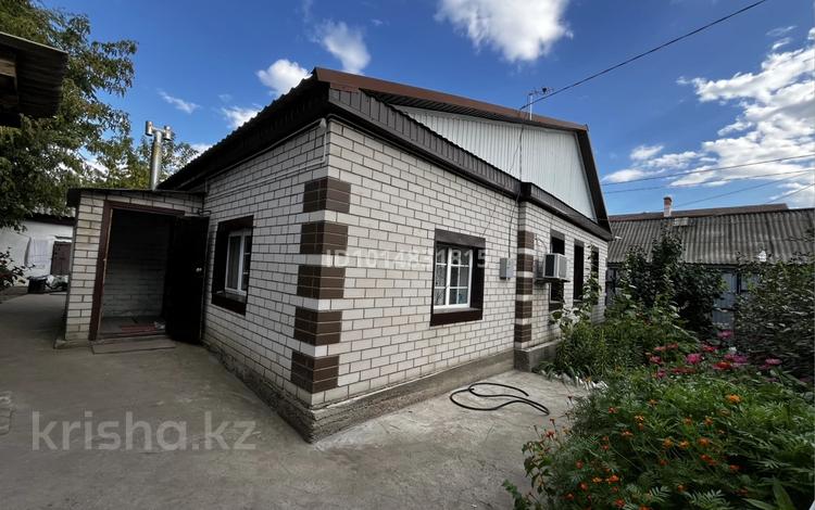Отдельный дом · 3 комнаты · 90 м² · 4 сот., Утемисова 118А за 18 млн ₸ в Актобе, мкр. Курмыш — фото 2