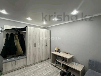 1-бөлмелі пәтер · 40 м² · 2/5 қабат, Кайым Мухамедханова 33 — Цум, напротив торгового дома Рахат, бағасы: 165 000 ₸ в Семее