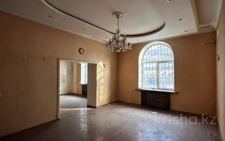 5-комнатная квартира · 155 м² · 2/3 этаж, Богенбай батыра 135 — Наурызбай Батыра за 133 млн ₸ в Алматы, Алмалинский р-н — фото 7